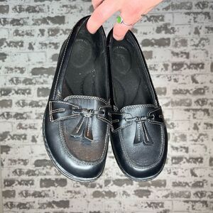 Clark | women black leather loafers